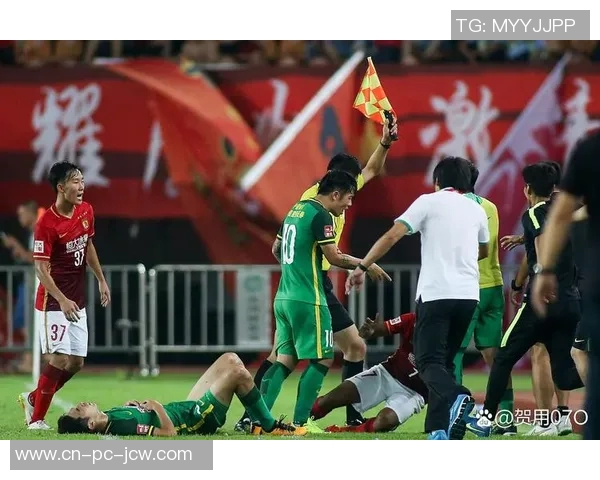 中国足球迎战马来西亚全力争胜期待精彩对决与球迷共庆激情时刻