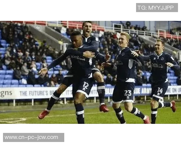 伯顿队与考文垂队激战正酣谁能在这场较量中脱颖而出